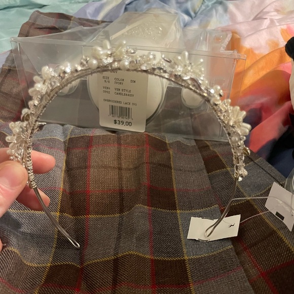 Crystal and Pearl wedding headband / tiara - Picture 5 of 5